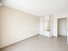 Appartement 3 pièces 83 m² - Dernier étage - Terrasse 18 m² - 2 Garages - Proche Ligne 2 Tram