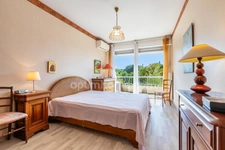 Appartement - 3 pièces - 74m2 - Cave - Parking - Piscine - Tennis - Parc - proche parc Montcalm - Ligne 5 de Tramway