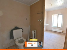 Maison sur 2 niveaux - 3 pièces - 64 m² - Grange et Jardin - LEZOUX (63)