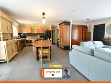 MAISON PLAIN PIED DE 2020 - DPE A - 3 CHAMBRES - GARAGE et JARDIN - HAMEAU CALME