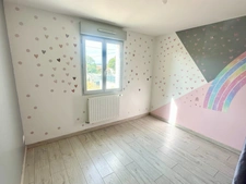 Maison de plain-pied récente  – 104 m² – 3 chambres + bureau.
