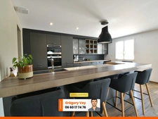 Maison 225 m2 - 7 pièces - GARAGE - JARDIN  (63190)