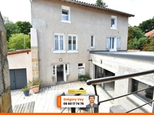 Maison de caractère - 7 pièces - Jardin/Terrasse - Garage - JOZE (63350)