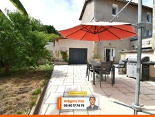Maison de caractère - 7 pièces - Jardin/Terrasse - Garage - JOZE (63350)