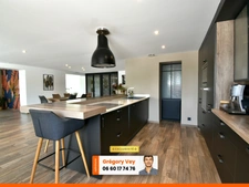 Maison 225 m2 - 7 pièces - GARAGE - JARDIN  (63190)