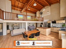 Maison en Pierre - 4 chambres - 169 m² - Jardin - Garage - Dépendances à RAVEL