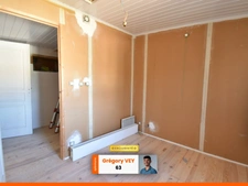 Maison sur 2 niveaux - 3 pièces - 64 m² - Grange et Jardin - LEZOUX (63)