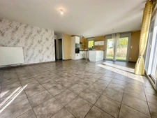Maison de plain-pied récente  – 104 m² – 3 chambres + bureau.