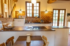 Maison Ancienne de Standing avec Piscine et Vue Campagne