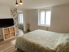 Maison prête à vivre à 6 kms de Lisieux - Terrain de 1200 m2 avec dépendance.