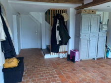 Maison prête à vivre à 6 kms de Lisieux - Terrain de 1200 m2 avec dépendance.