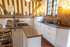 Maison Ancienne de Standing avec Piscine et Vue Campagne