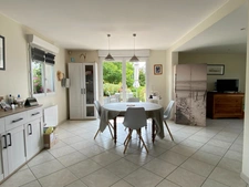 Ensemble immobilier avec maison et local professionnel entre Deauville et Pont l'Evêque