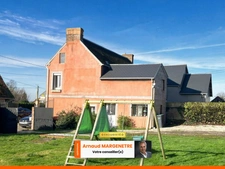 Maison prête à vivre à 6 kms de Lisieux - Terrain de 1200 m2 avec dépendance.