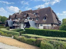 Superbe duplex rénové avec balcon plein Sud, piscine & tennis- DEAUVILLE
