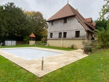 Maison Ancienne de Standing avec Piscine et Vue Campagne