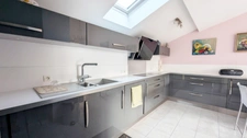 SALON-DE-PROVENCE (13) : T5 (3 chambres) de 129 m² avec terrasse plein sud et garage privatif en sous-sol 