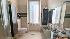 MIRAMAS (13) | Magnifique maison de ville de 150 m² habitables avec 4 chambres et terrain de 400 m²