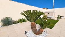 MIRAMAS (13) | Magnifique maison de ville de 150 m² habitables avec 4 chambres et terrain de 400 m²