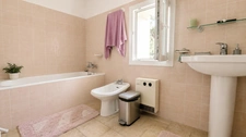 SALON-DE-PROVENCE (13) | Mas provençal composé de deux logements sur un terrain de 1000 m², avec revenus locatifs