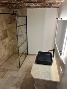 Appartement T2 totalement rénové de 40 M2 à 250 M à pied de la mer et proche de l'hippodrome de Deauville