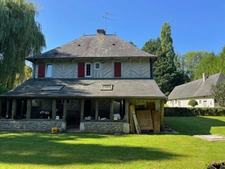 joli manoir de 156 M2 en surface utile avec son annexe sur une terrain d'1,3 hectares arboré