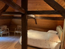 joli manoir de 156 M2 en surface utile avec son annexe sur une terrain d'1,3 hectares arboré