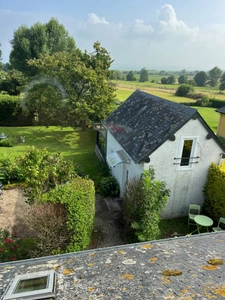 Maison de caractère de 247 M2 avec un gîte de 35 M2 sur un terrain d'environ 4400 M2 entre Deauville et Honfleur et à 1km de la plage de Villerville