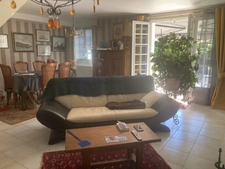 Belle maison de caractère au calme. Beau salon lumineux 4 chambres Grand sous-sol terrain à 7 mn des commerces de Pont l'Evêque