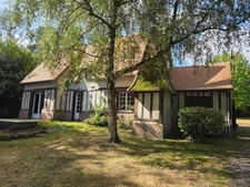 Maison spacieuse à vendre 8 pièces 4 chambres à BAILLEUL LA VALLEE sur un terrain de 1 hectare