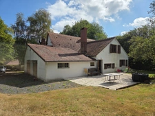 Maison spacieuse à vendre 8 pièces 4 chambres à BAILLEUL LA VALLEE sur un terrain de 1 hectare