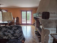 Maison de 145 M2 avec 5 chambres, grand sous-sol,  carport de 44 M2 et une dépendance de 40 M2 à SAINT LEGER DE RÔTES 
