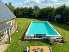 Maison de charme de 175 M2 8 pièces 4 chambres avec piscine extérieure chauffée dans la zone de SAINT ANDRE D'HEBERTOT (14)