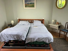 Maison de caractère de 247 M2 avec un gîte de 35 M2 sur un terrain d'environ 4400 M2 entre Deauville et Honfleur et à 1km de la plage de Villerville