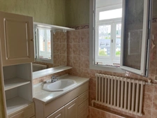 Appartement de 122 M2 avec 3 belles chambres et un grand salon, salle à manger centre Lisieux avec une cave et un grenier
