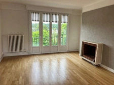 Appartement de 122 M2 avec 3 belles chambres et un grand salon, salle à manger centre Lisieux avec une cave et un grenier