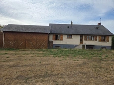 Maison de 145 M2 avec 5 chambres, grand sous-sol,  carport de 44 M2 et une dépendance de 40 M2 à SAINT LEGER DE RÔTES 