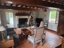Maison de charme de 100 M2, 5 pièces 3 chambres avec une piscine et annexe sur un terrain de 4700 M2 à BONNEVILLE LA LOUVET (14)
