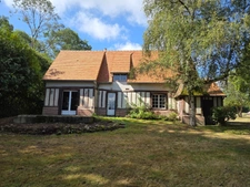 Maison spacieuse à vendre 8 pièces 4 chambres à BAILLEUL LA VALLEE sur un terrain de 1 hectare