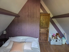 Maison de charme de 100 M2, 5 pièces 3 chambres avec une piscine et annexe sur un terrain de 4700 M2 à BONNEVILLE LA LOUVET (14)
