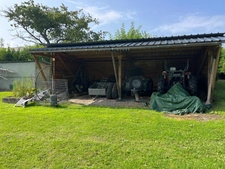Maison de caractère de 247 M2 avec un gîte de 35 M2 sur un terrain d'environ 4400 M2 entre Deauville et Honfleur et à 1km de la plage de Villerville