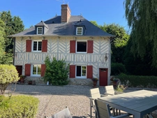 joli manoir de 156 M2 en surface utile avec son annexe sur une terrain d'1,3 hectares arboré