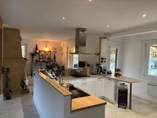 Belle Maison lumineuse de 138 M2 en bon état pas de travaux à prévoir sur un terrain de 6200 M2 à 12mn de pont L'Evêque