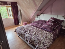 Maison de 145 M2 avec 5 chambres, grand sous-sol,  carport de 44 M2 et une dépendance de 40 M2 à SAINT LEGER DE RÔTES 