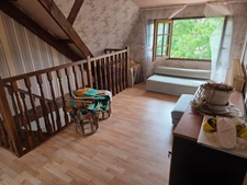 Maison de 145 M2 avec 5 chambres, grand sous-sol,  carport de 44 M2 et une dépendance de 40 M2 à SAINT LEGER DE RÔTES 
