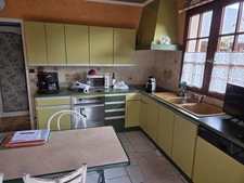 Maison de 145 M2 avec 5 chambres, grand sous-sol,  carport de 44 M2 et une dépendance de 40 M2 à SAINT LEGER DE RÔTES 