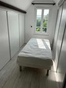 Maison de caractère de 247 M2 avec un gîte de 35 M2 sur un terrain d'environ 4400 M2 entre Deauville et Honfleur et à 1km de la plage de Villerville