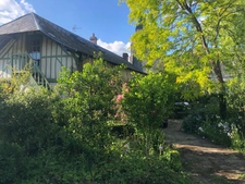 Maison de caractère de 264 M2 11 pièces 7 chambres sur un terrain de 770 m2 joliment arboré et fleuri centre ville proximité à pieds des commerces