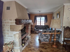 Maison de 145 M2 avec 5 chambres, grand sous-sol,  carport de 44 M2 et une dépendance de 40 M2 à SAINT LEGER DE RÔTES 