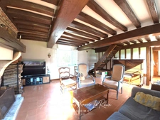 Maison de charme de 100 M2, 5 pièces 3 chambres avec une piscine et annexe sur un terrain de 4700 M2 à BONNEVILLE LA LOUVET (14)
